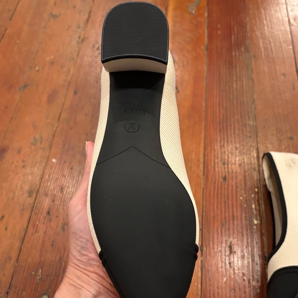 NWOT Black and Cream Vivaia ergonomic Women's Shoes - Picture 2 of 7